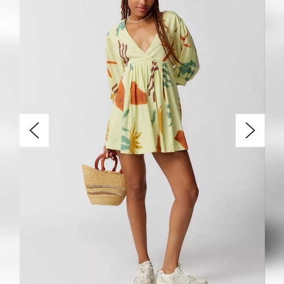 Ecote UO  Vero Shapeless Babydoll V-Neck Mini Dress Medium Yellow Abstract Print - Picture 2 of 10